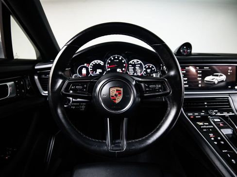 Certified 2023 Porsche Panamera image 26
