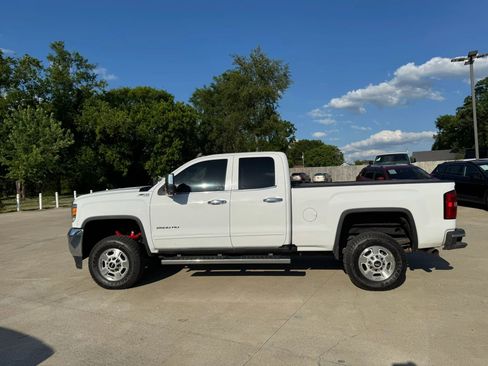 Used 2018 GMC Sierra 2500 SLE w/ HD SLE Preferred Plus Package AWD/4WD image 6