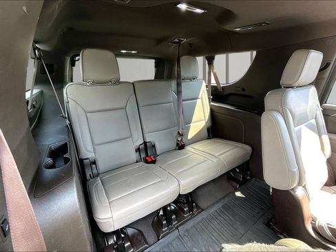 Used 2022 GMC Yukon XL SLT w/ SLT Premium Package AWD/4WD image 28