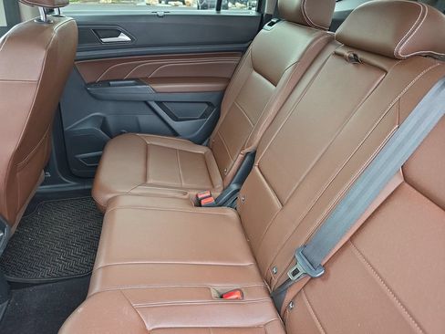 Used 2021 Volkswagen Atlas SE w/ Panoramic Sunroof Package FWD image 18