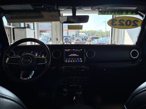 Used 2023 Jeep Wrangler Unlimited Sahara w/ Cold Weather Group AWD/4WD image 18