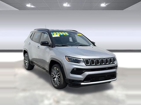 Used 2023 Jeep Compass Limited w/ Elite Group AWD/4WD image 6