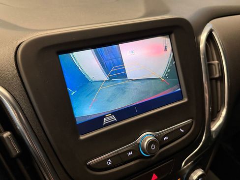 Used 2021 Chevrolet Equinox LT FWD image 14