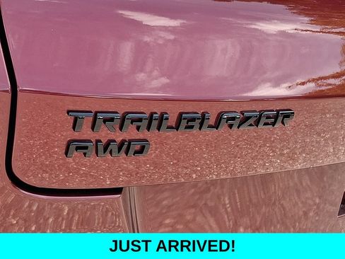 Used 2025 Chevrolet TrailBlazer RS w/ Convenience Package AWD/4WD image 29