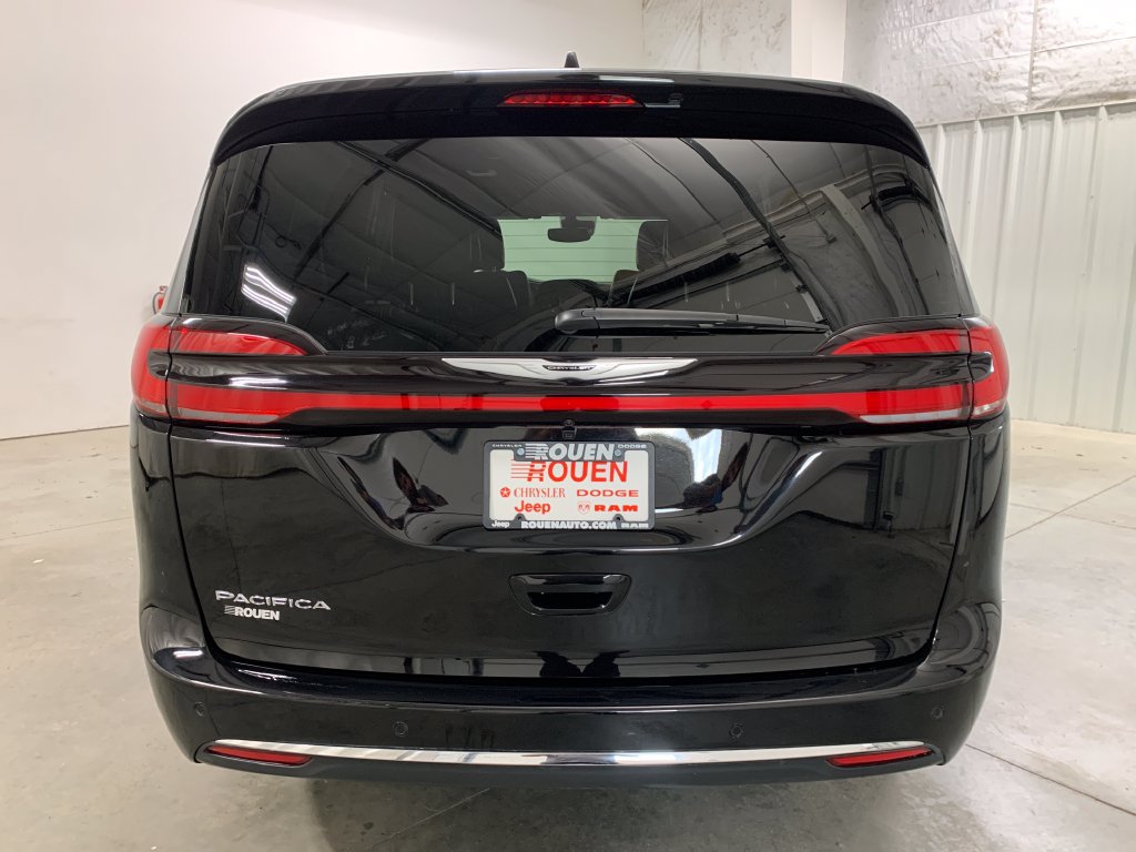 Used 2026 Chrysler Pacifica Select FWD image 6