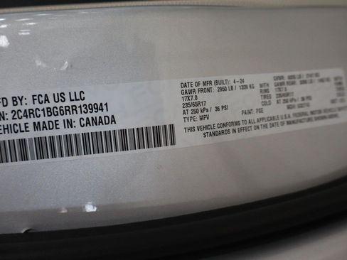 Used 2024 Chrysler Pacifica Touring-L FWD image 31