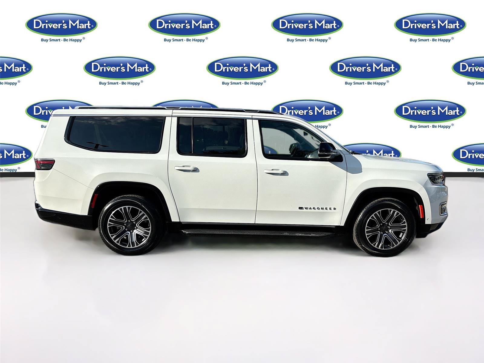 Used 2024 Jeep Wagoneer L Series II RWD image 8