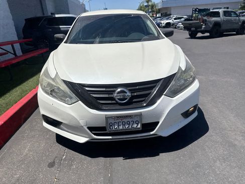 Used 2018 Nissan Altima 2.5 SR w/ SR Midnight Edition FWD image 2