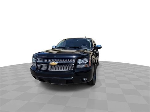 Certified 2013 Chevrolet Suburban LTZ image 3
