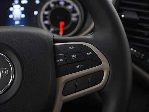 Used 2018 Jeep Cherokee Limited w/ High Altitude Package AWD/4WD image 27