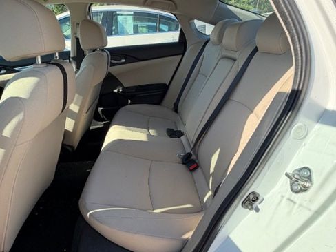 Used 2017 Honda Civic EX image 4