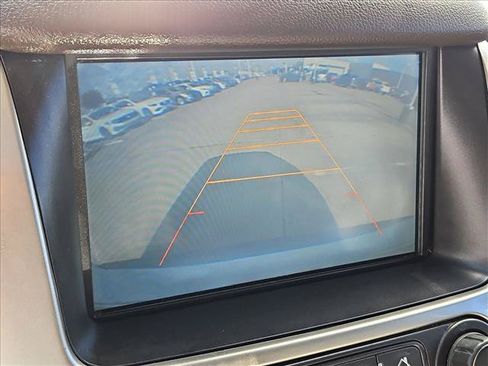 Used 2015 Chevrolet Suburban LT RWD image 14