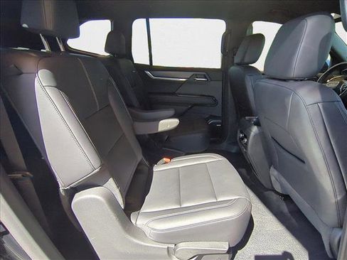 Used 2024 GMC Acadia Elevation image 21