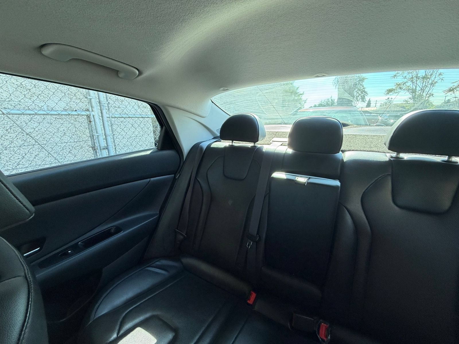 Used 2025 Hyundai Elantra Limited FWD image 40