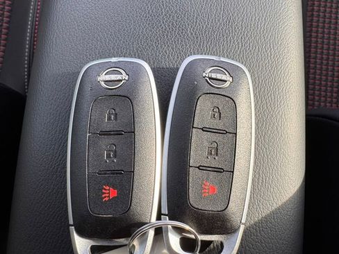 Used 2025 Nissan Kicks SR AWD/4WD image 30