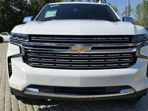 Used 2021 Chevrolet Suburban Premier w/ Premium Package image 10