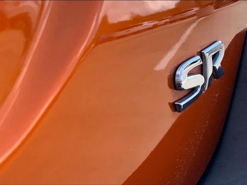 Used 2019 Nissan Kicks SR w/ SR Premium Package FWD image 10