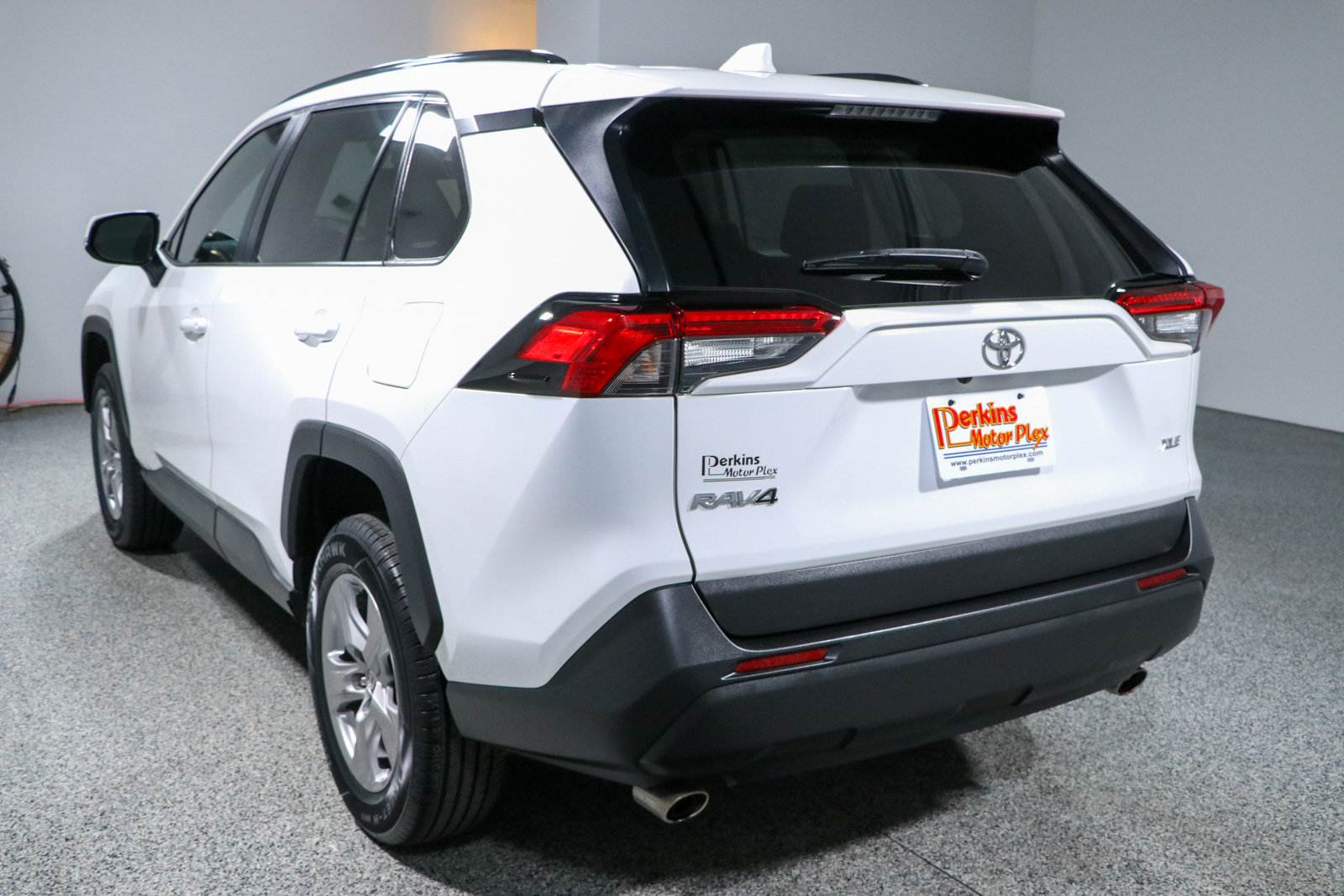Used 2022 Toyota RAV4 XLE FWD image 9