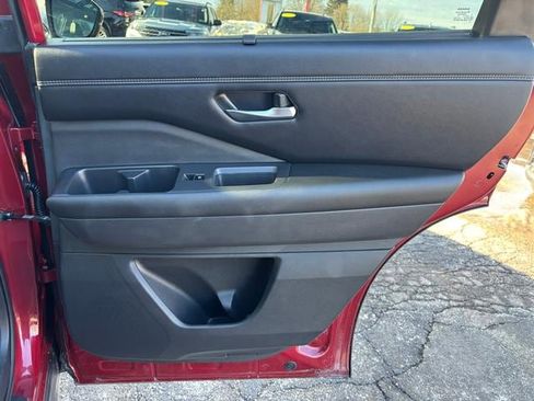 Used 2023 Nissan Pathfinder Platinum image 14