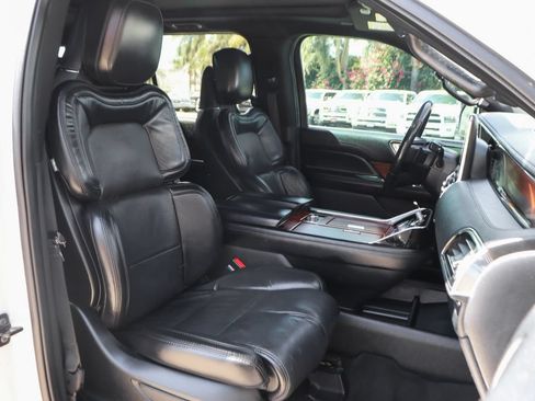 Used 2020 Lincoln Navigator Reserve w/ Equipment Group 208A Reserve AWD/4WD image 48