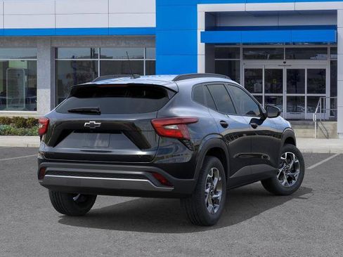 New 2026 Chevrolet Trax LT w/ LT Convenience Package FWD image 4