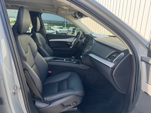 Certified 2025 Volvo XC90 B5 Core AWD/4WD image 28