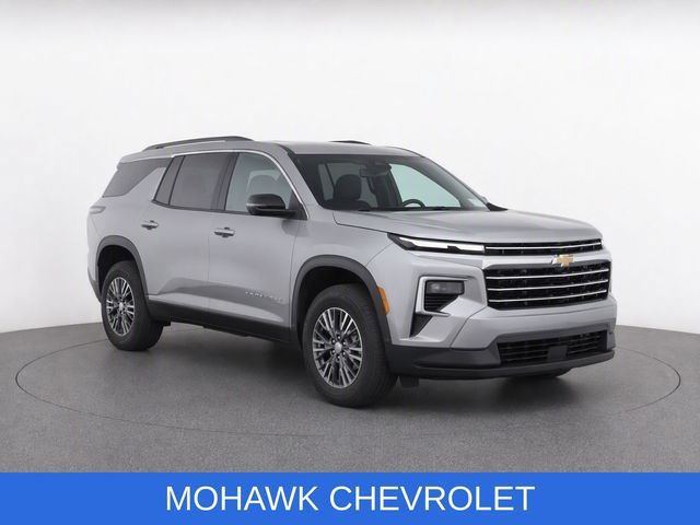 Used 2025 Chevrolet Traverse LT AWD/4WD image 2