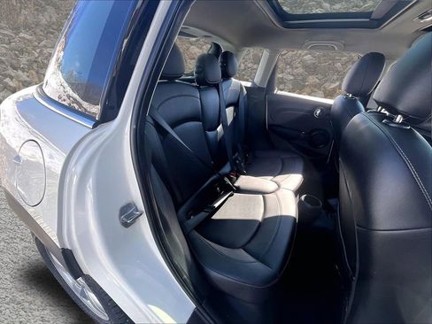 Used 2016 MINI Cooper 4-Door Hardtop image 23
