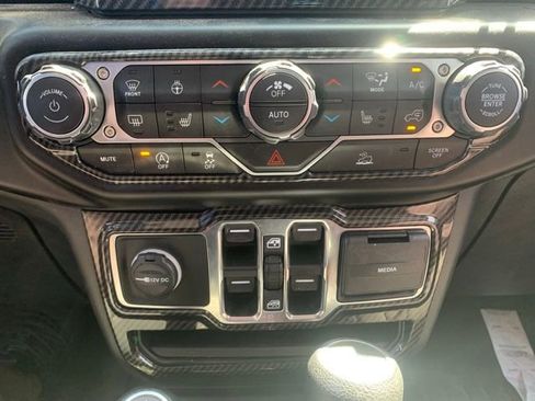 Used 2020 Jeep Gladiator Sport AWD/4WD image 11