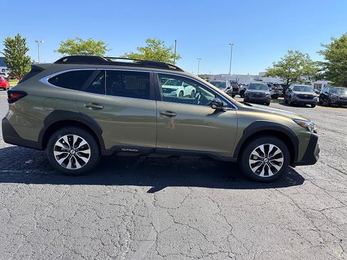 Certified 2025 Subaru Outback Limited AWD/4WD image 2