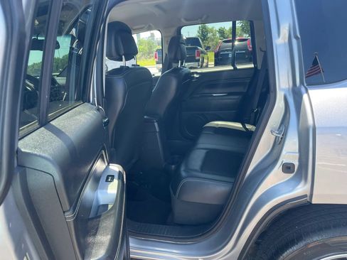 Used 2016 Jeep Compass Latitude AWD/4WD image 6