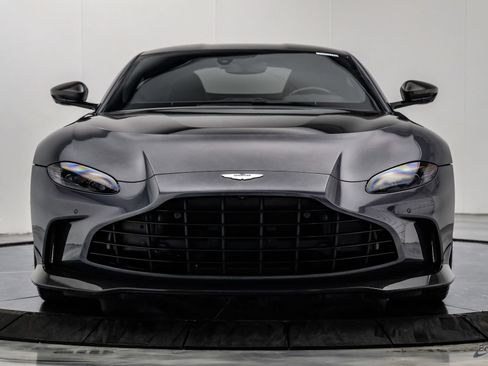 Used 2023 Aston Martin V12 Vantage RWD image 34