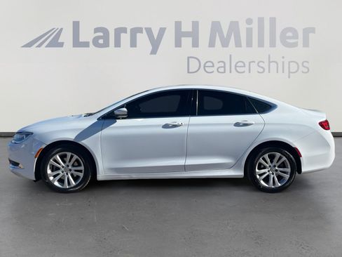 Used 2015 Chrysler 200 Limited w/ Convenience Group image 2