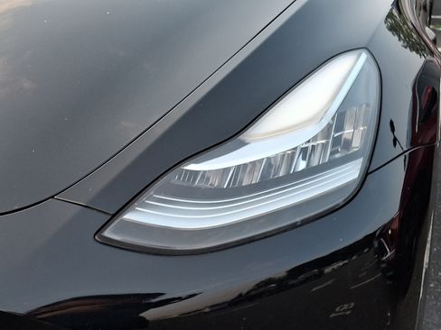 Used 2022 Tesla Model Y Long Range AWD/4WD image 9