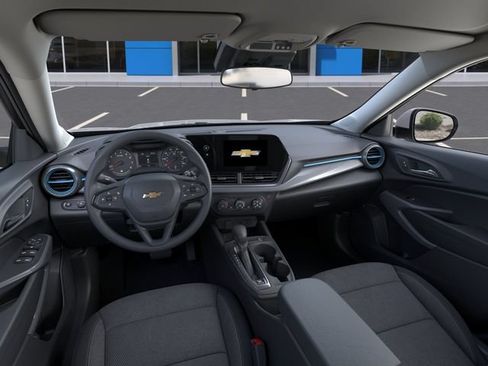 New 2026 Chevrolet Trax LS w/ LS Convenience Package FWD image 15