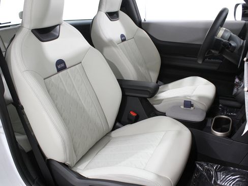 Certified 2025 MINI Cooper S image 17