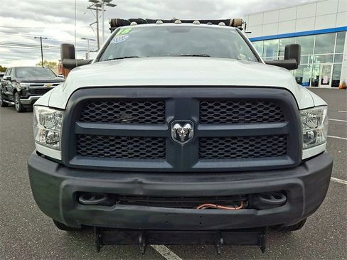 Used 2018 RAM 3500 Tradesman image 2