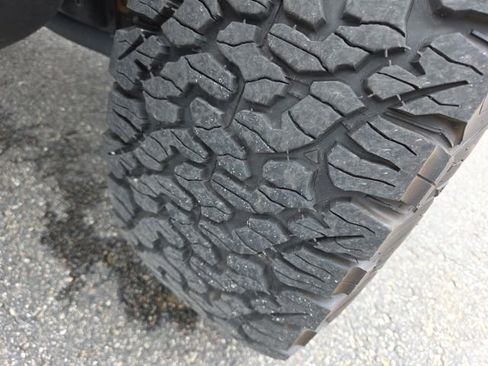 Used 2024 Jeep Wrangler Unlimited Rubicon w/ XTREMEE 35" Tire Package AWD/4WD image 73
