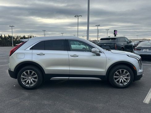 Used 2021 Cadillac XT4 Premium Luxury w/ Cold Weather Package image 4