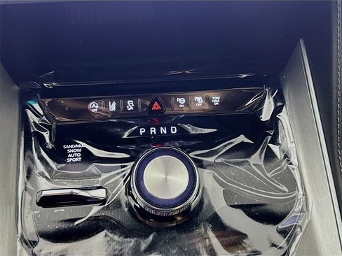 New 2026 Jeep Grand Wagoneer L image 12