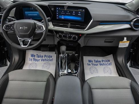 New 2026 Chevrolet Trax LT w/ Sunroof Package FWD image 19