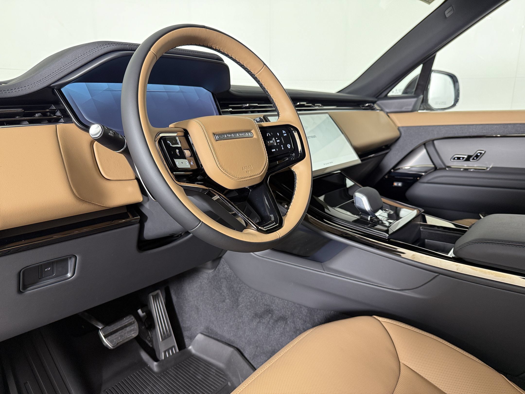 New 2027 Land Rover Range Rover Sport Dynamic SE AWD/4WD image 4
