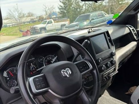 Used 2022 RAM 2500 Big Horn w/ Cold Weather Group AWD/4WD image 8
