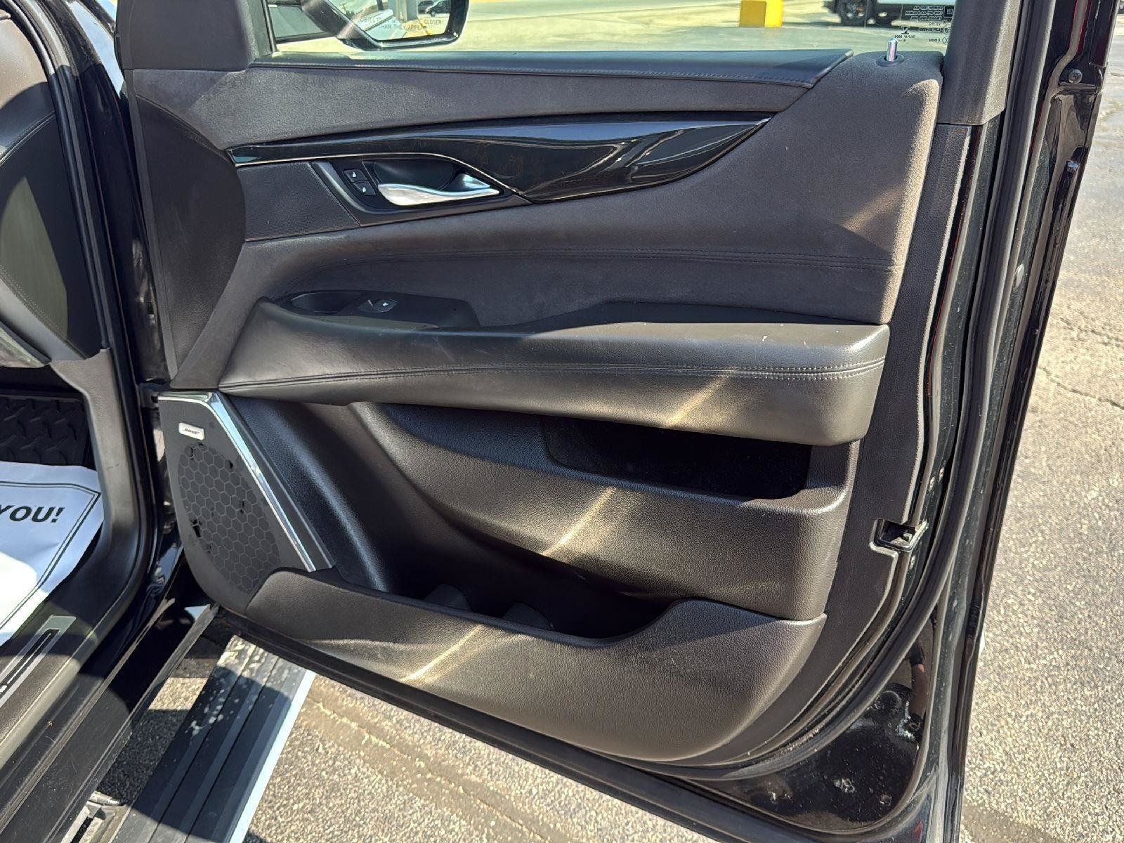 Used 2017 Cadillac Escalade ESV Platinum AWD/4WD image 43