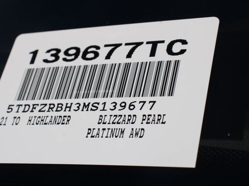 Certified 2021 Toyota Highlander Platinum image 38