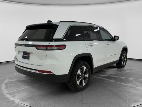 Used 2024 Jeep Grand Cherokee Limited 4xe AWD/4WD image 3