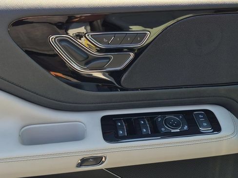 Used 2026 Lincoln Aviator 2WD image 11