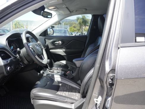 Used 2022 Jeep Cherokee Latitude AWD/4WD image 18