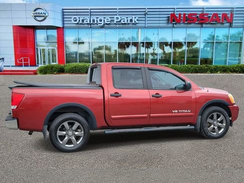 Used 2015 Nissan Titan SV w/ SV Value Truck Package RWD image 4