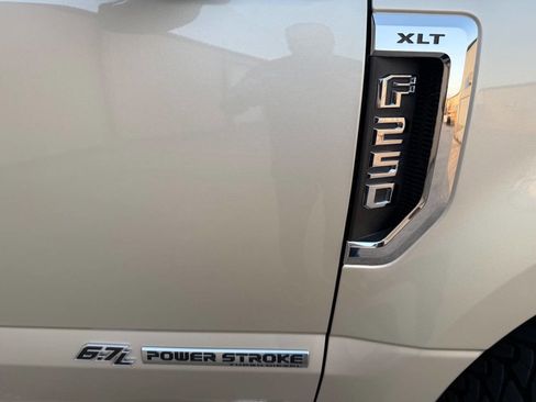 Used 2017 Ford F250 XLT w/ XLT Premium Package image 31